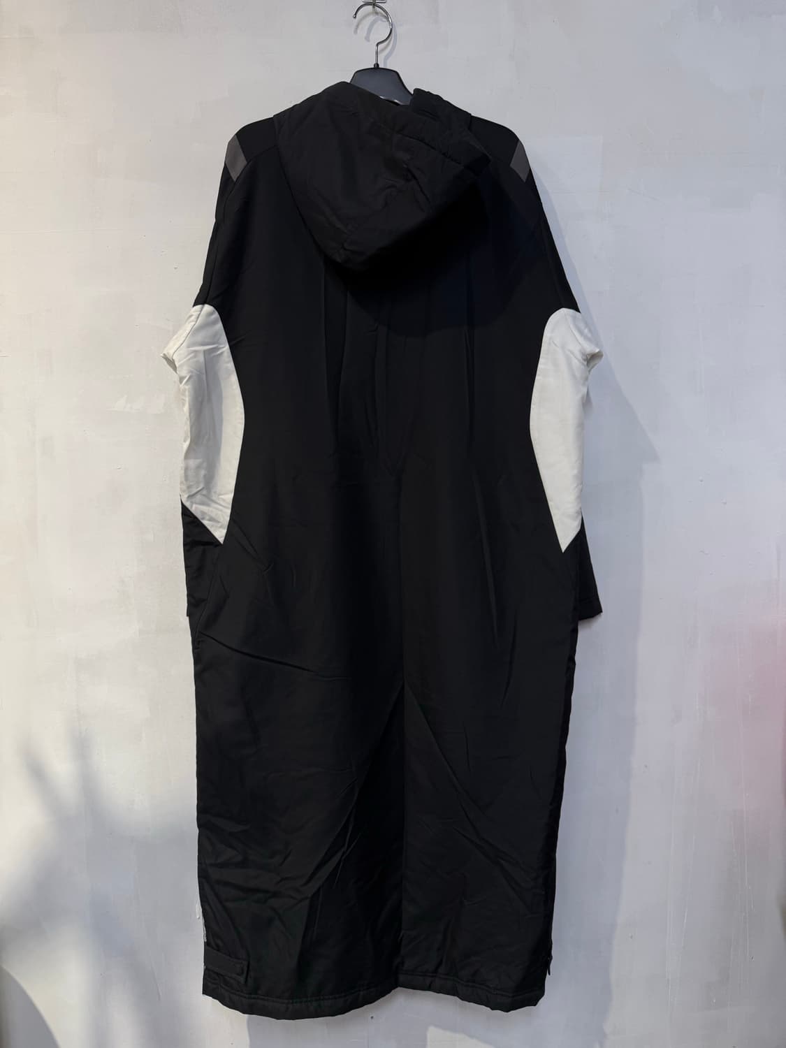 아디다스 블랙 롱패딩자켓 상품이미지4