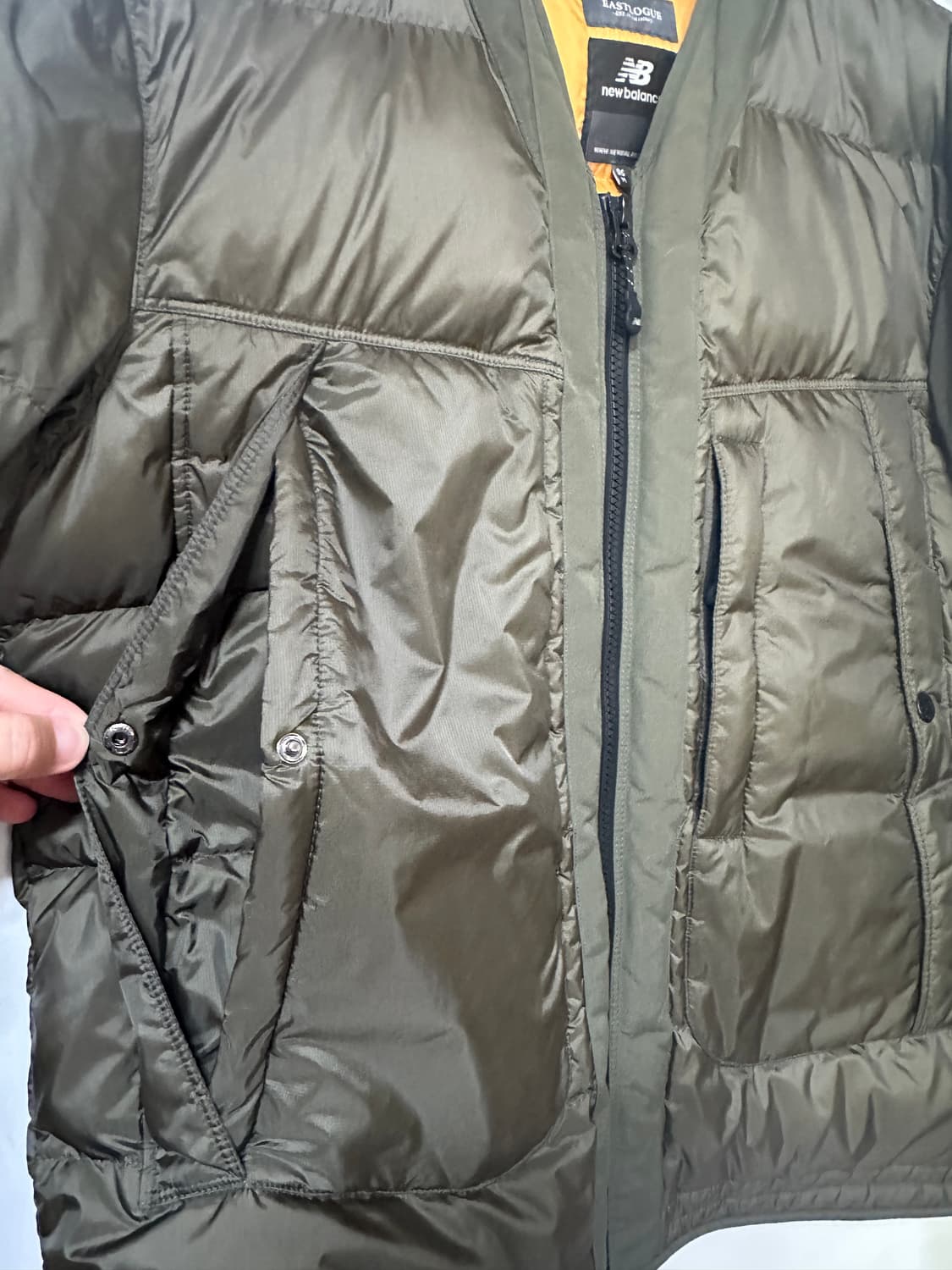 뉴발란스 EASTLOGUE 패딩 점퍼 카키 상품이미지4