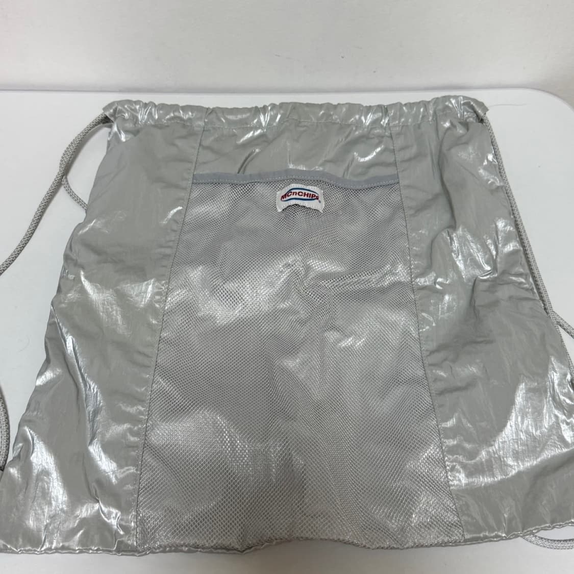 맥앤칩스 밸크로 짐색 실버 백팩 상품이미지4