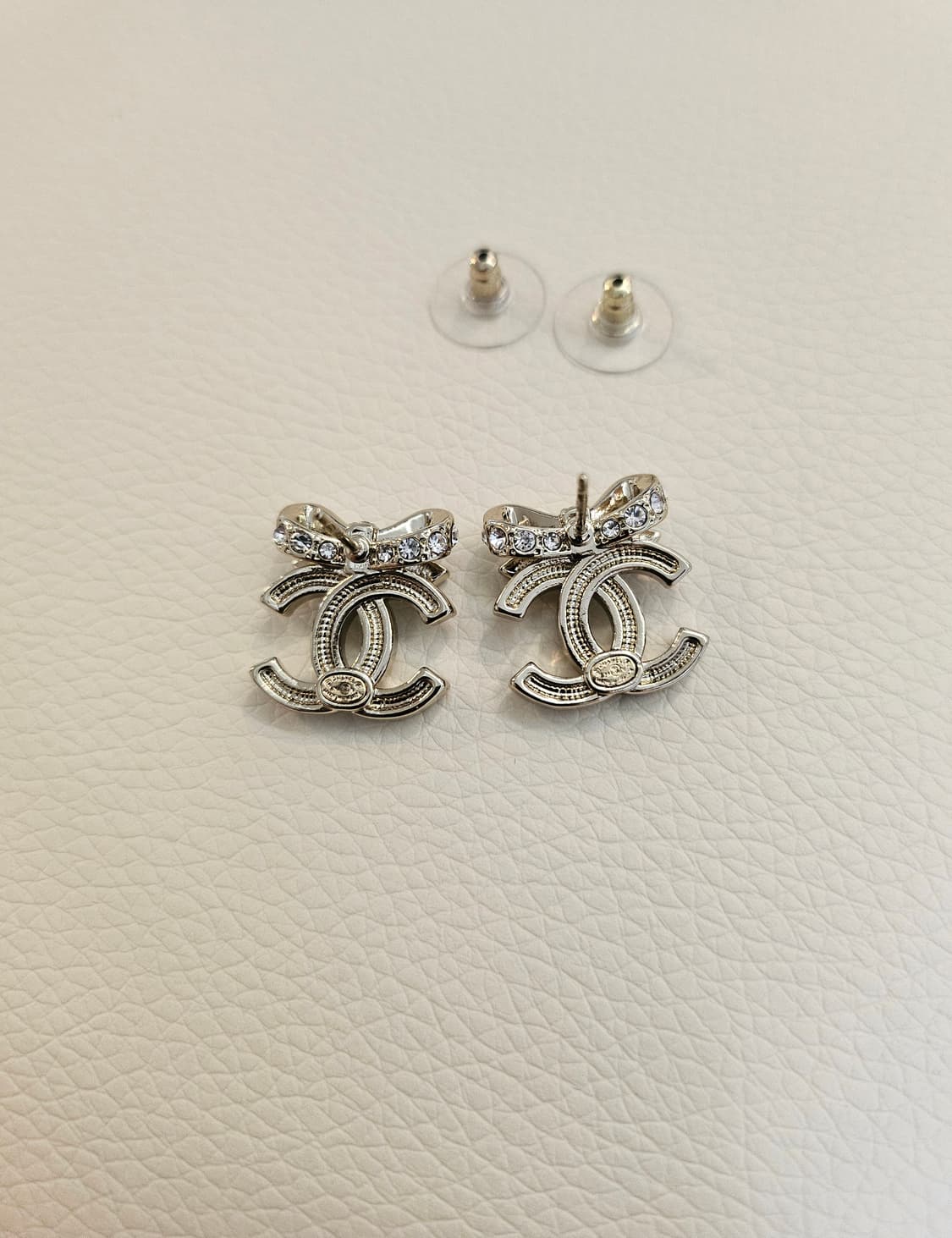 샤넬 리본 보석CC 귀걸이 샴페인골드 업사이클링 상품이미지7