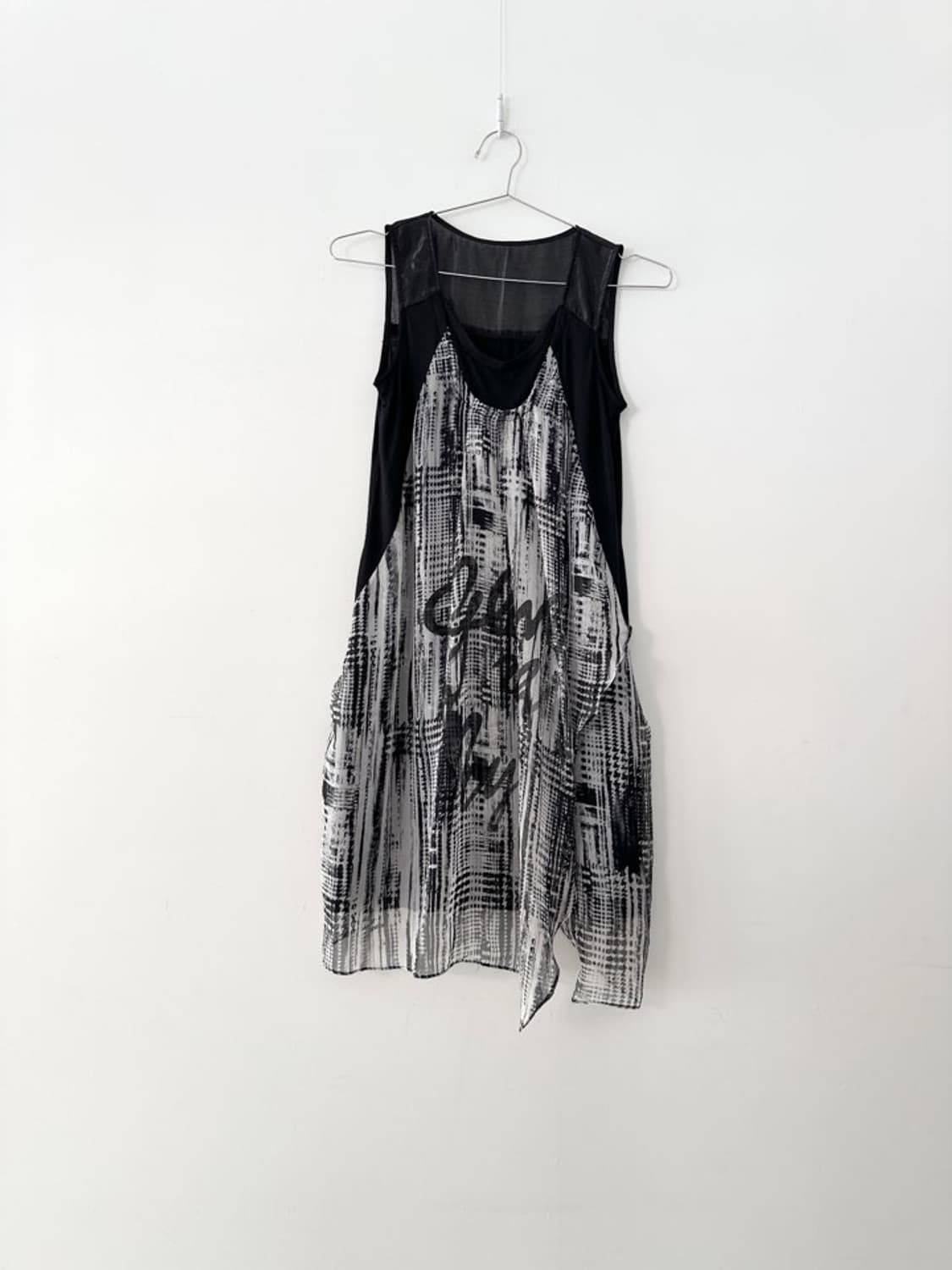 Geomatic painting unbal sleeveless  상품이미지1