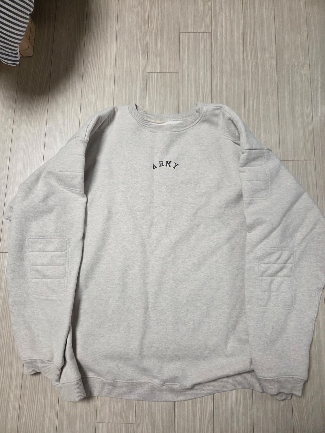 [105~110] 캐피탈 아미 맨투맨 팝니다. 상품이미지1