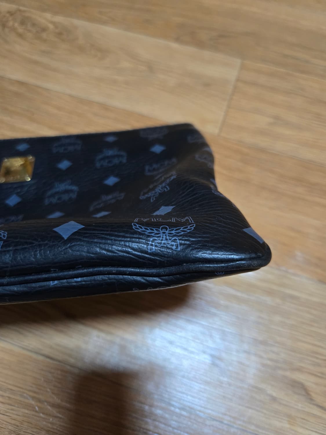 MCM 정품 블랙 비세토스 클러치백 상품이미지3