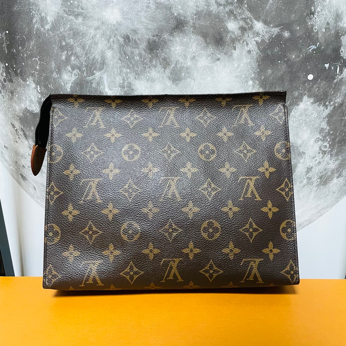정품) 루이비통 토일렛 26 클러치 백 M47542 상품이미지4