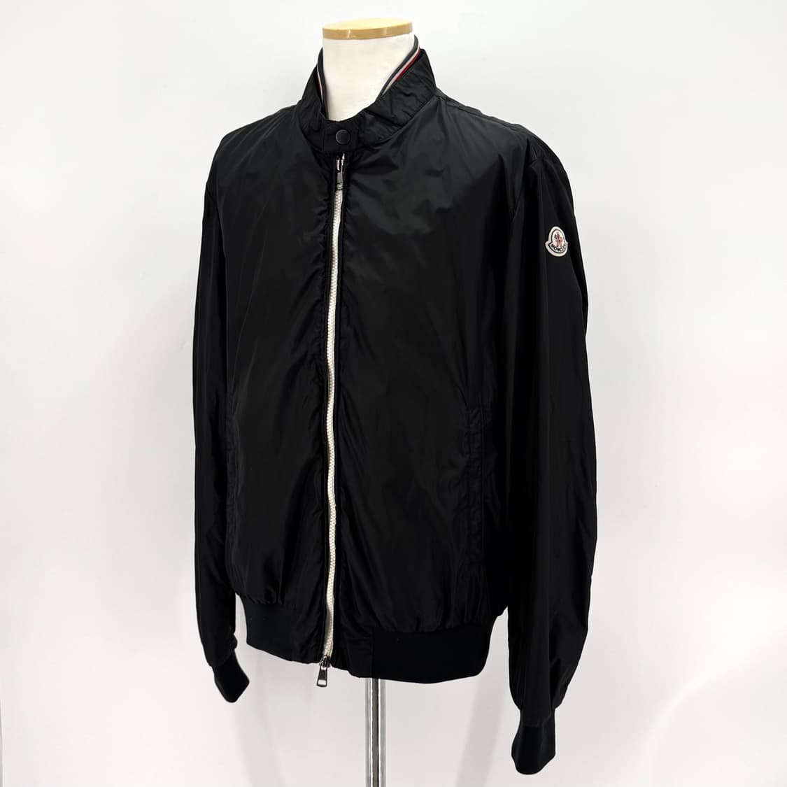 [4사이즈] 몽클레어 바람막이 집업 자켓 블랙 상품이미지4