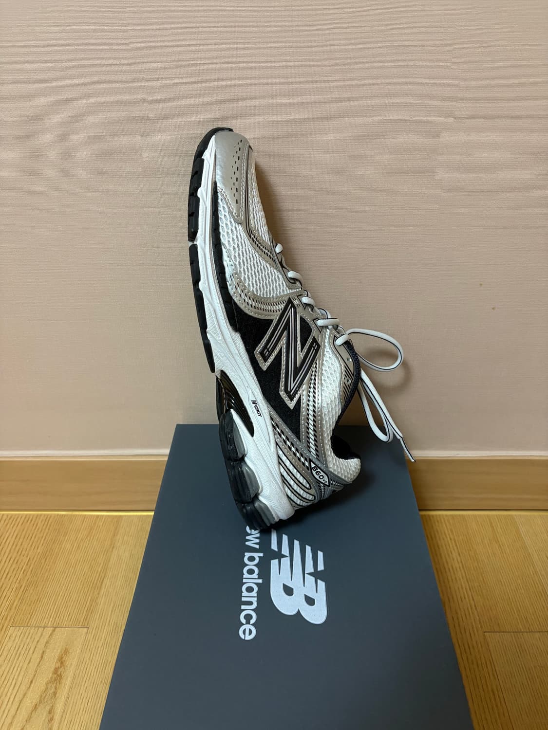 뉴발란스 860 화이트블랙 290 상품이미지3