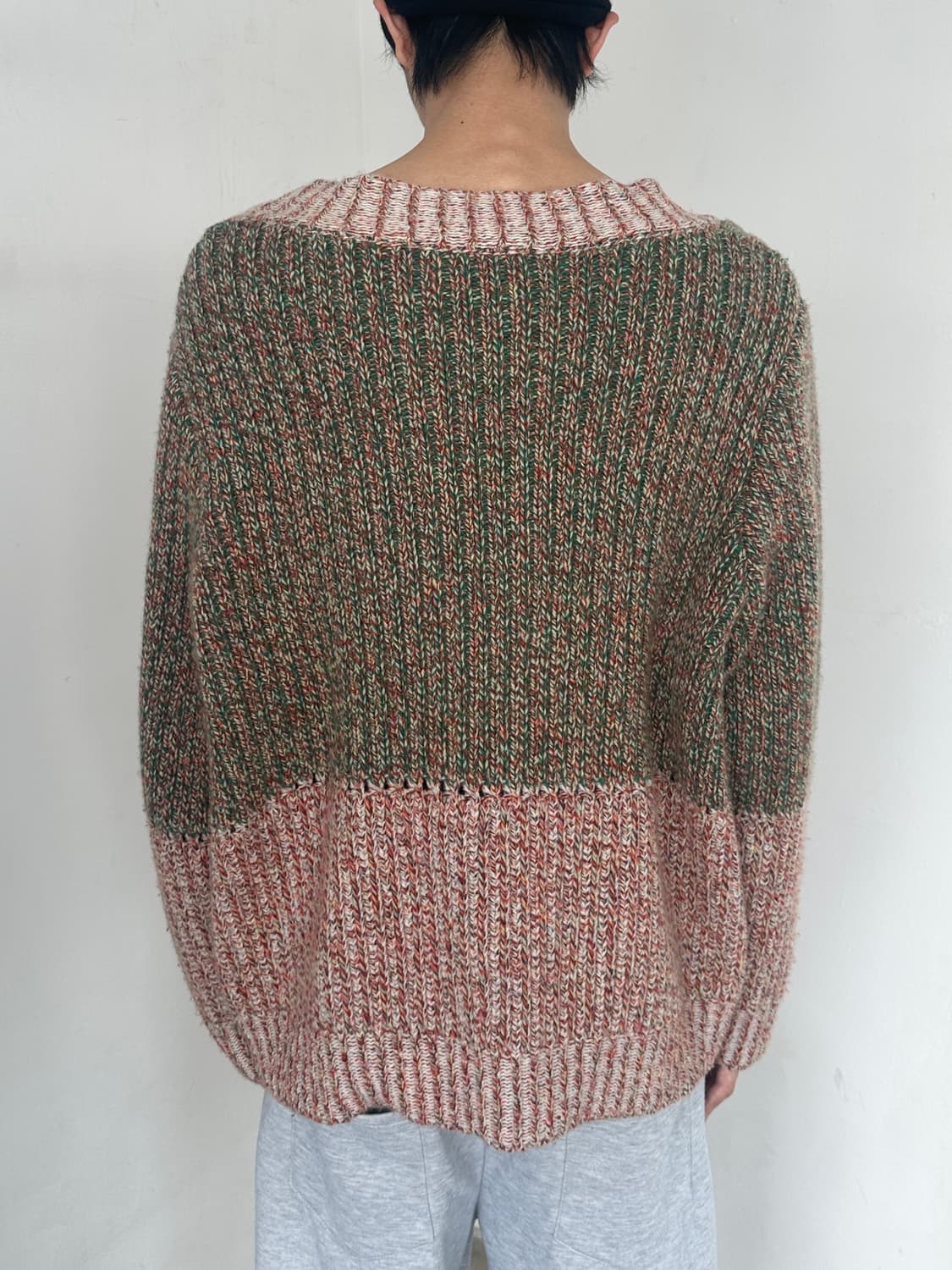 나마체코 컬러 패널 브이넥 니트 상품이미지4