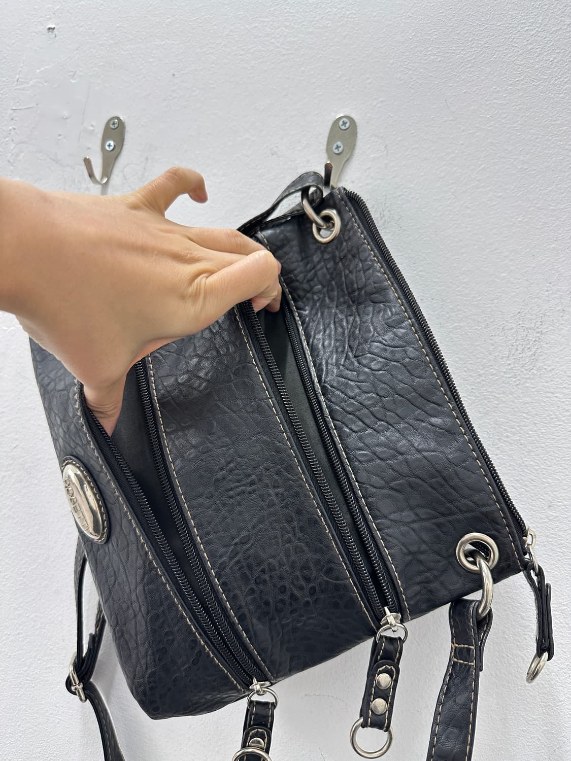 Rosetti vintage multi zipper leather bag 상품이미지8