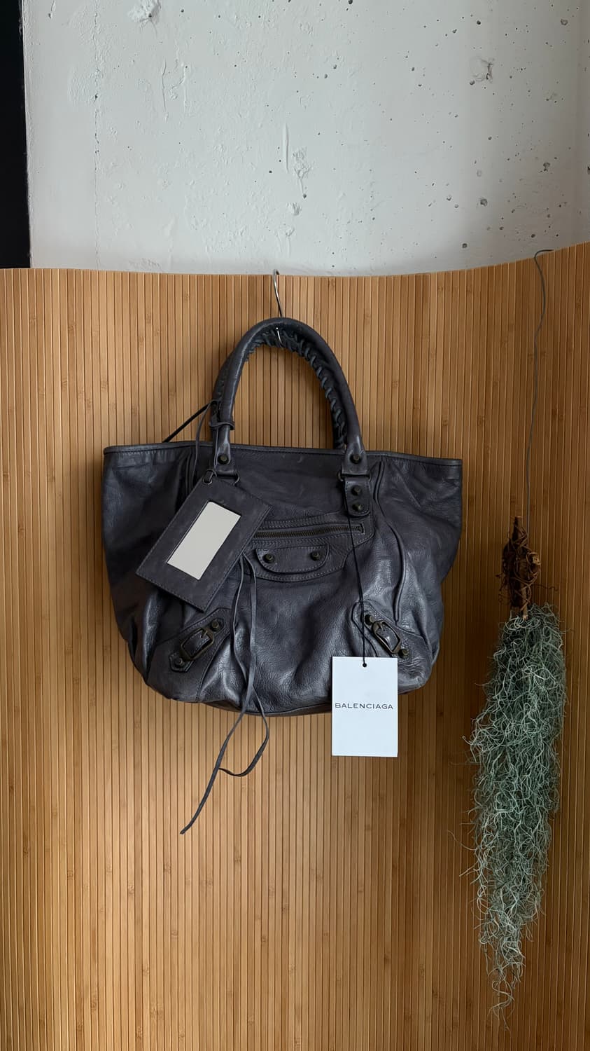 발렌시아가 모터백 썬데이 씨티백 상품이미지3