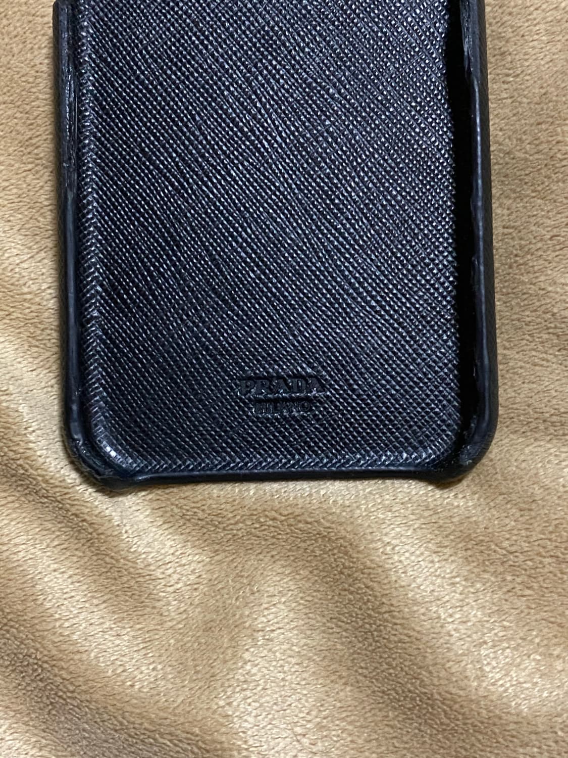 아이폰 11 pro 프라다 정품 케이스 상품이미지3