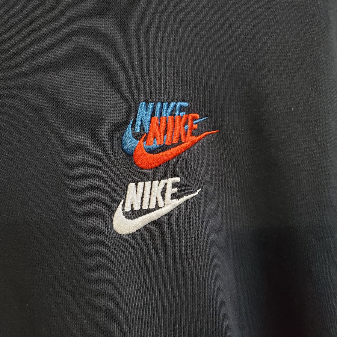 나이키 멀티컬러 퓨추라 자수로고 맨투맨  상품이미지3