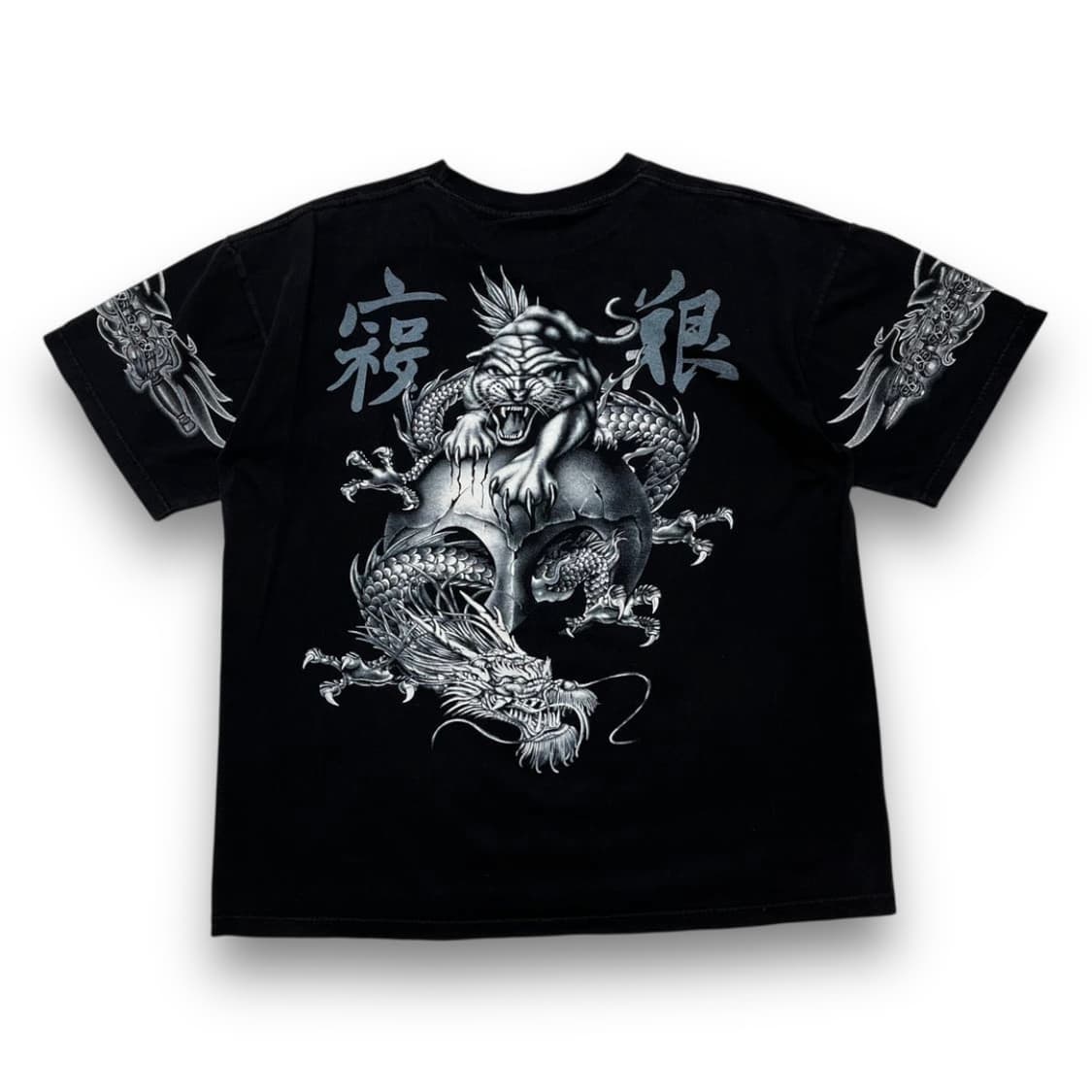 Rock of the 용호상박 대거 사이드 빈티지 반팔 티셔츠 상품이미지3