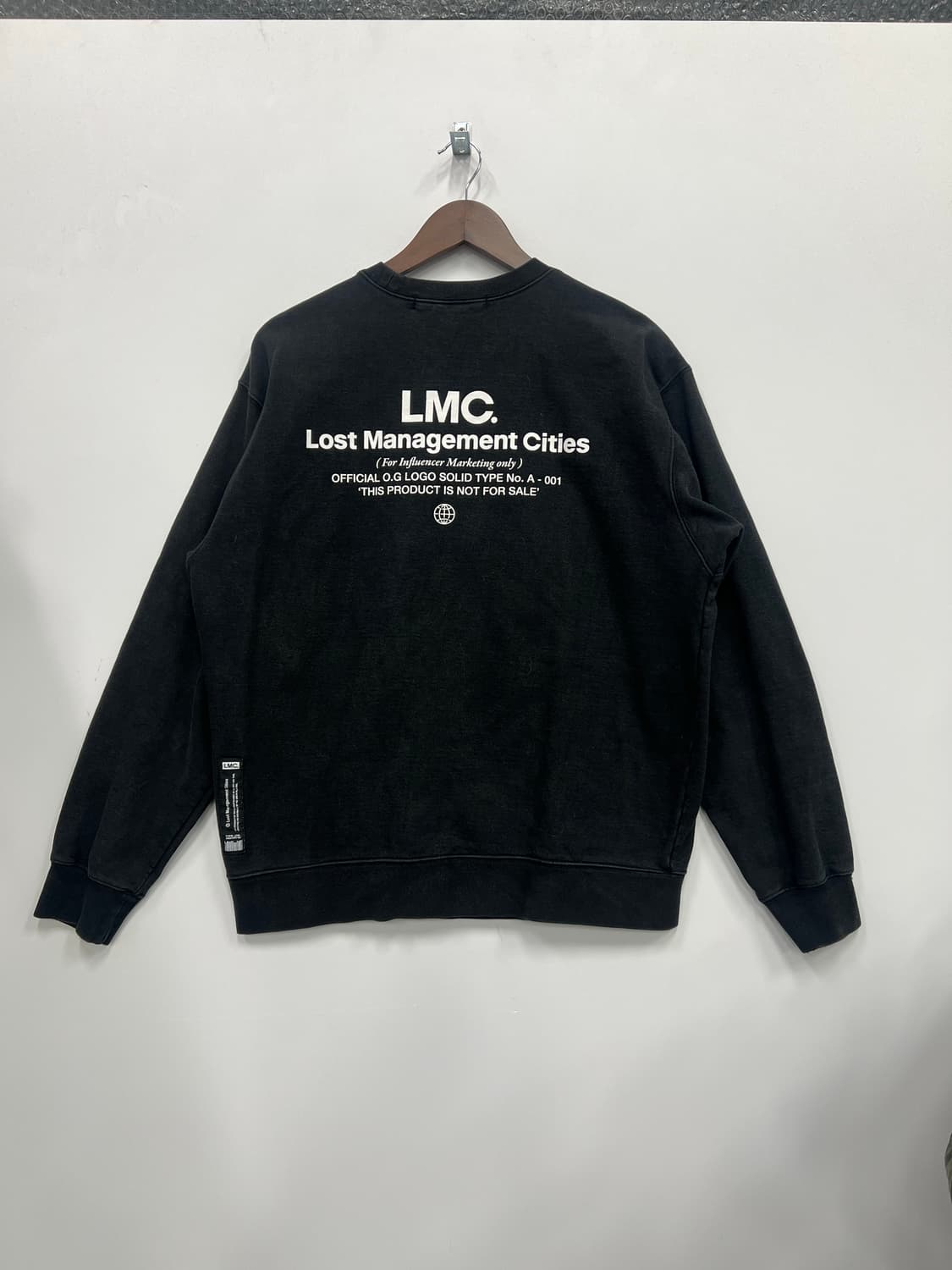 LMC. 블랙 맨투맨  상품이미지3
