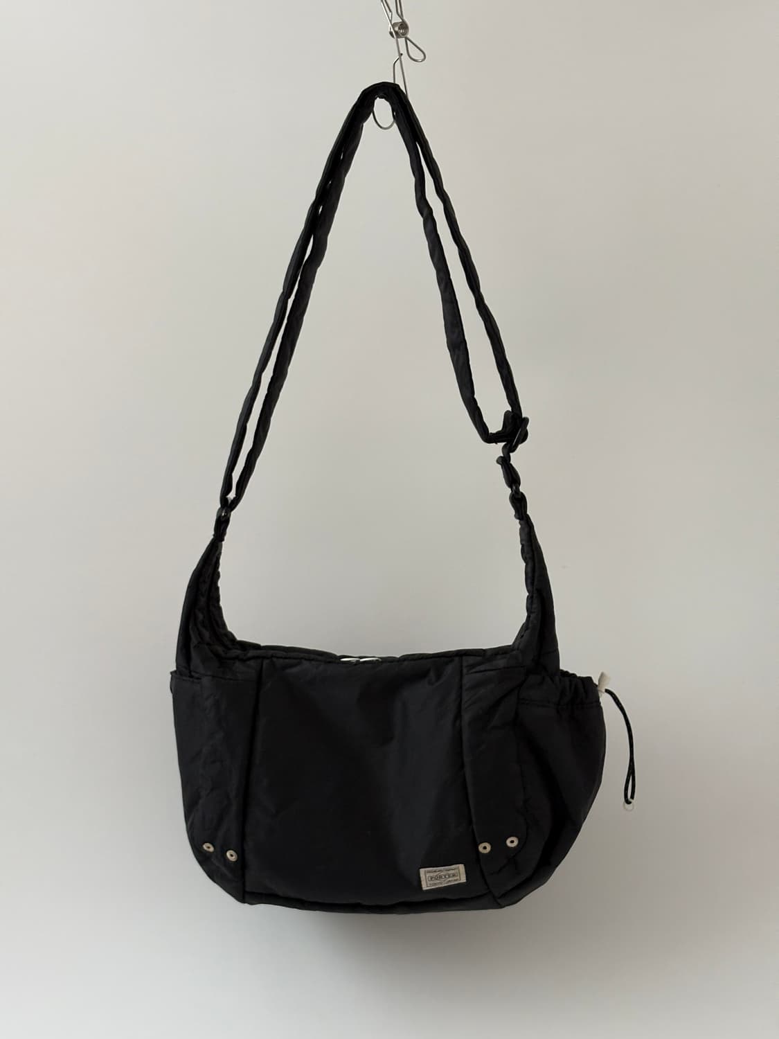 Cue Shoulder Bag S (Black) 상품이미지1