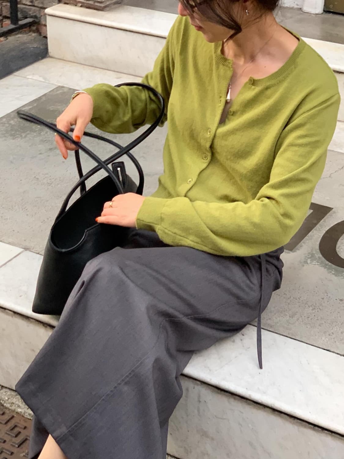 런던레이스 캐시 라운드니트가디건 올리브 니트가디건 상품이미지3