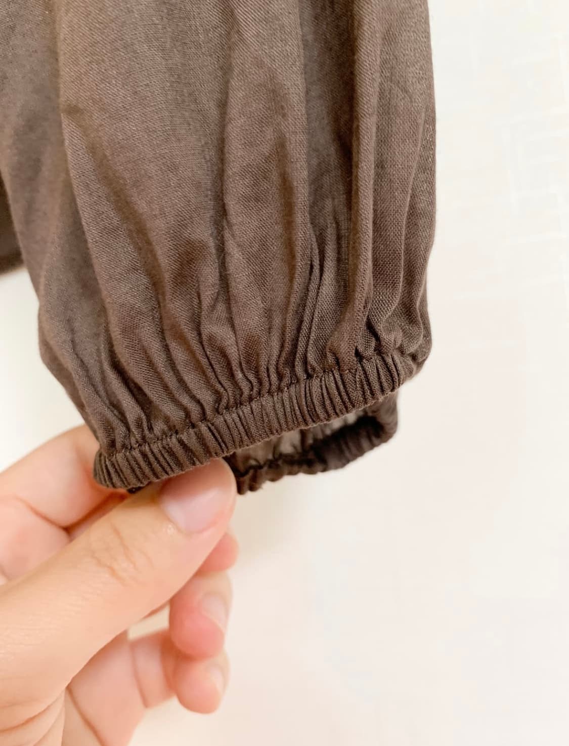 띠어리 브라운 린넨블라우스 상품이미지2