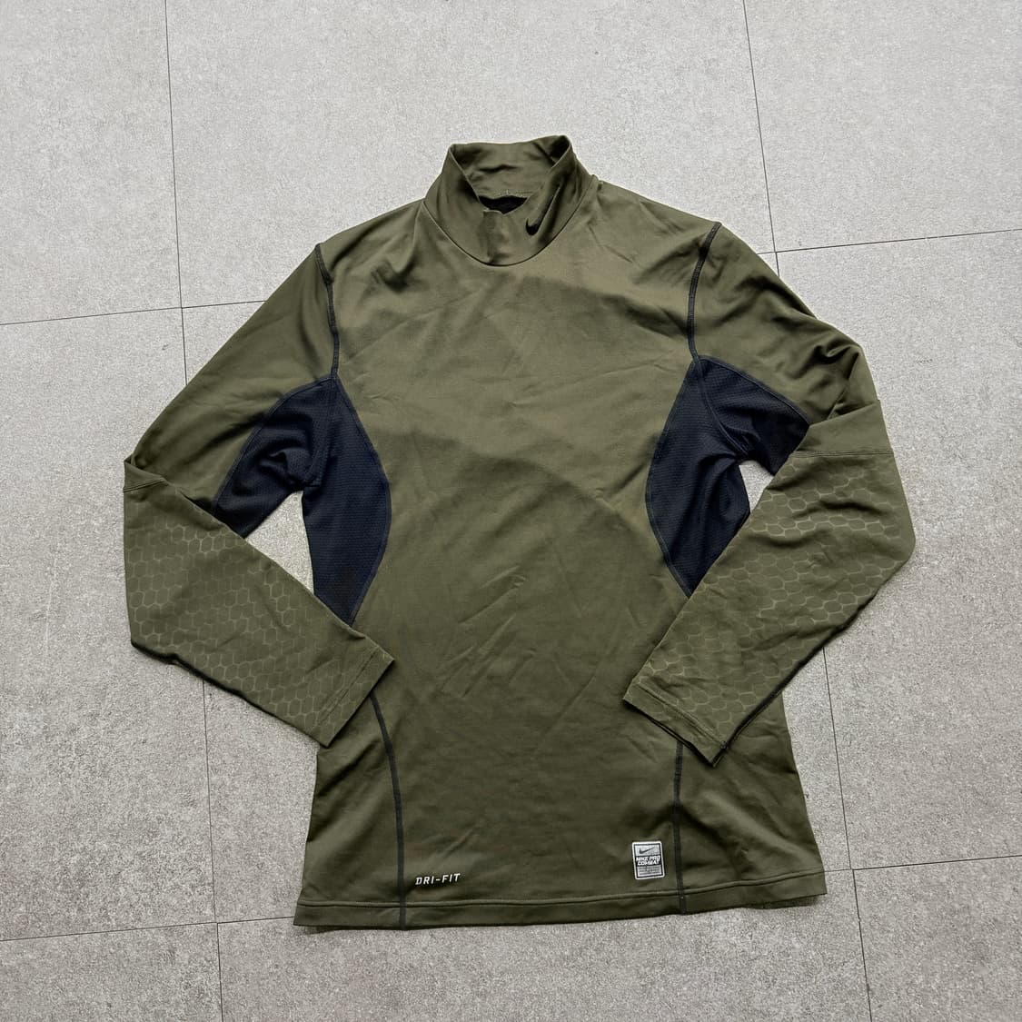 나이키 프로 컴뱃 드라이핏 기능성 긴팔 티셔츠 (카키)  상품이미지3