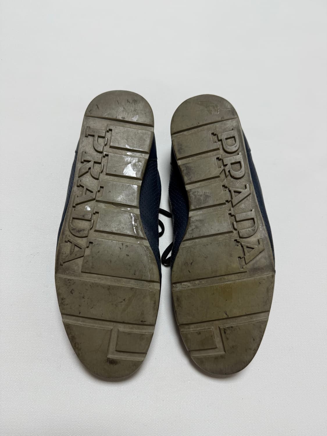 프라다 퍼퍼레이티드 레더 스니커즈 uk9 상품이미지10