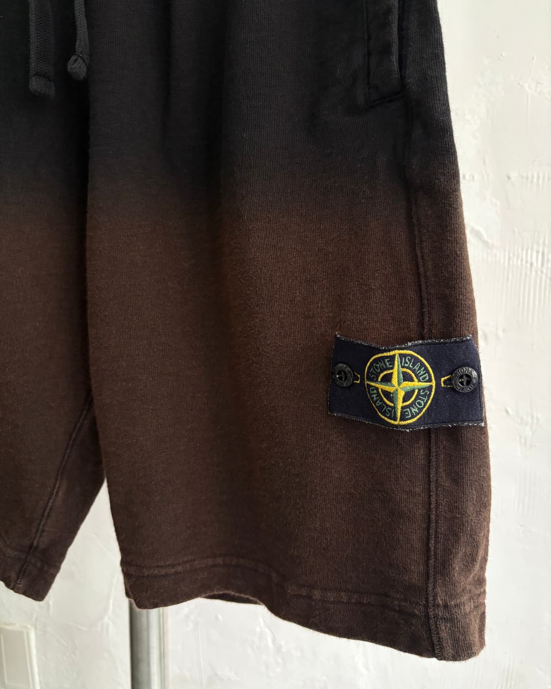 Stone Island 스톤아일랜드 그라데이션 와펜 코튼 숏츠 상품이미지4