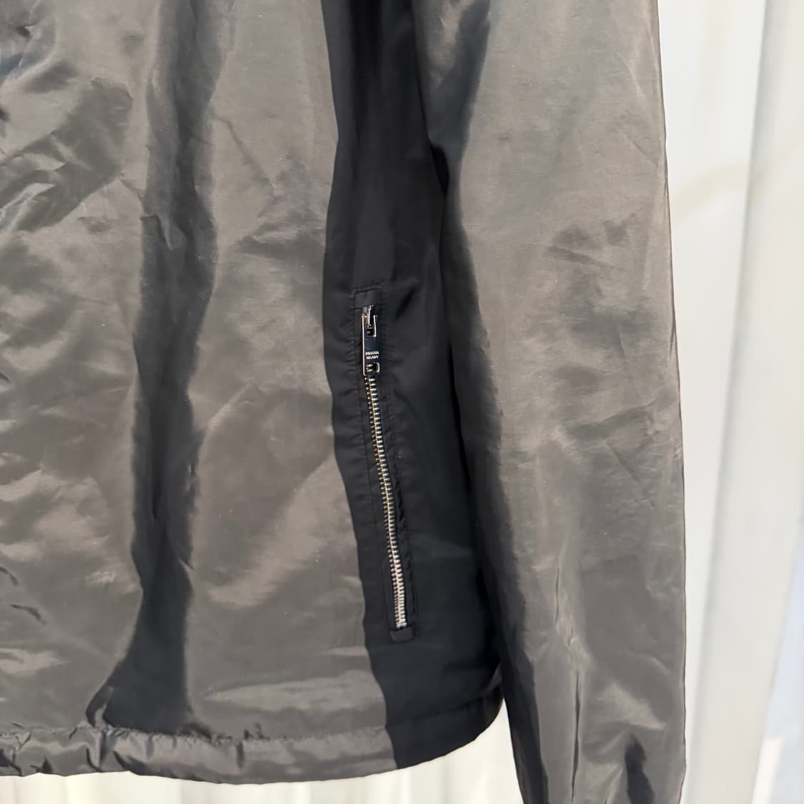 (58) 프라다 리나일론 삼각로고 바람막이 상품이미지4