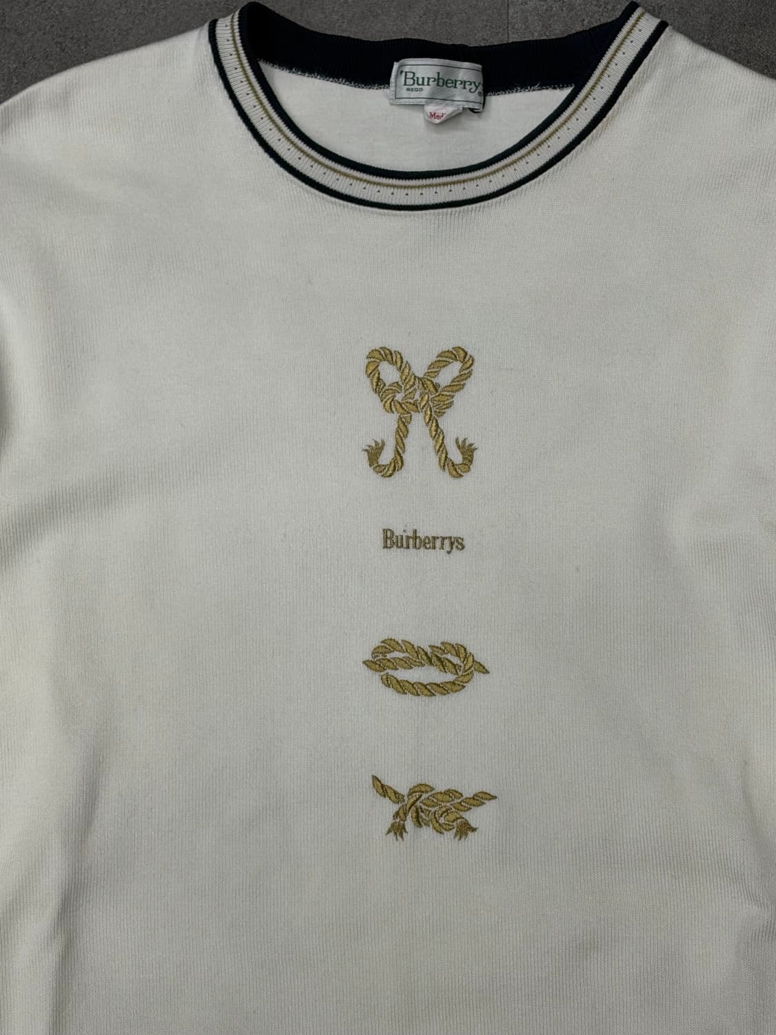 90s 버버리 스펠아웃 아이보리 자수 맨투맨 상품이미지4