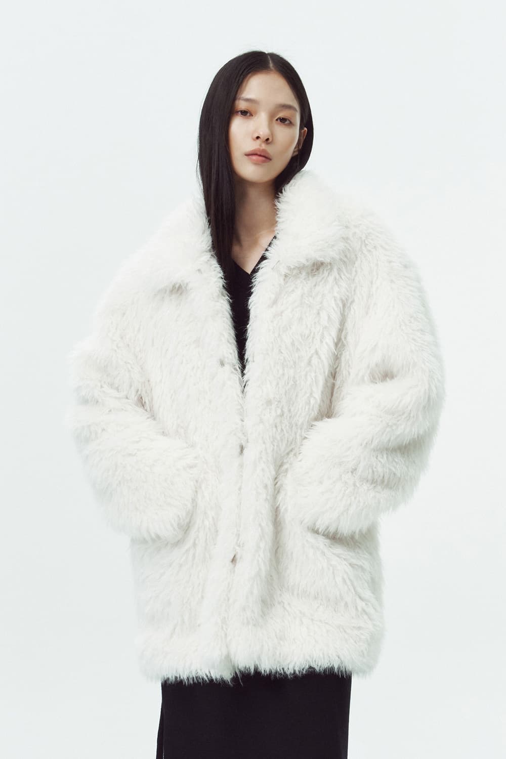 아비에무아 카라 페이크 퍼 코트 화이트 상품이미지1