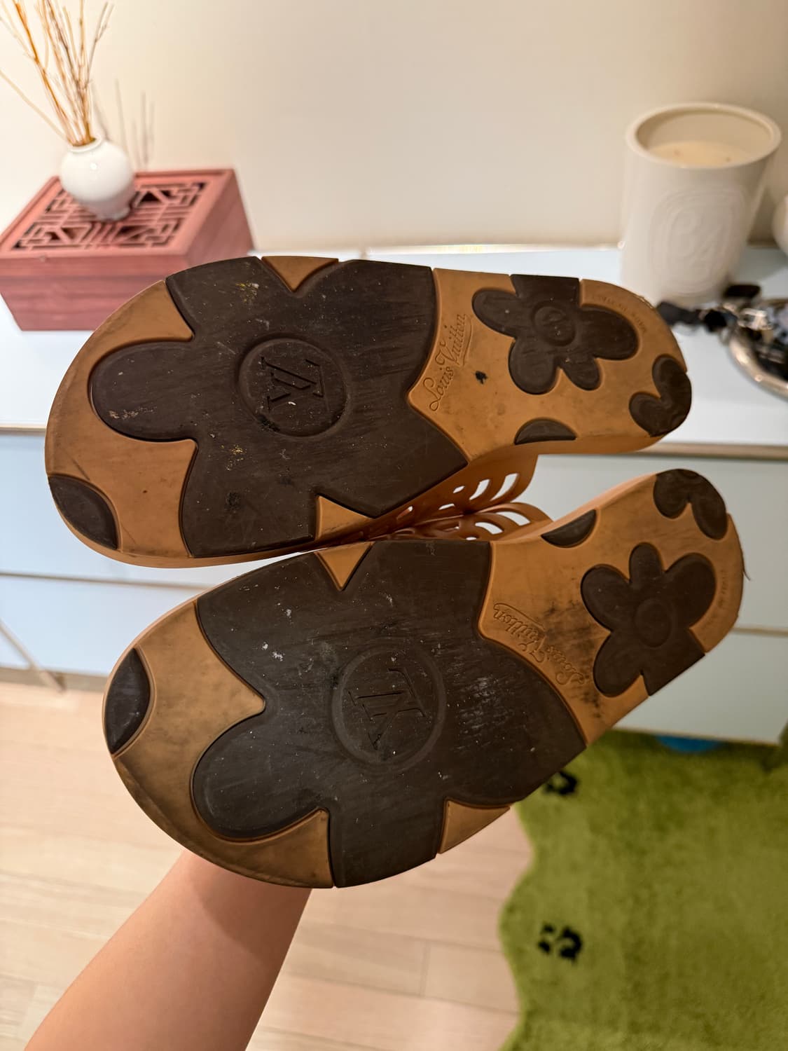 루이비통 와플 뮬 슬리퍼 270 상품이미지2