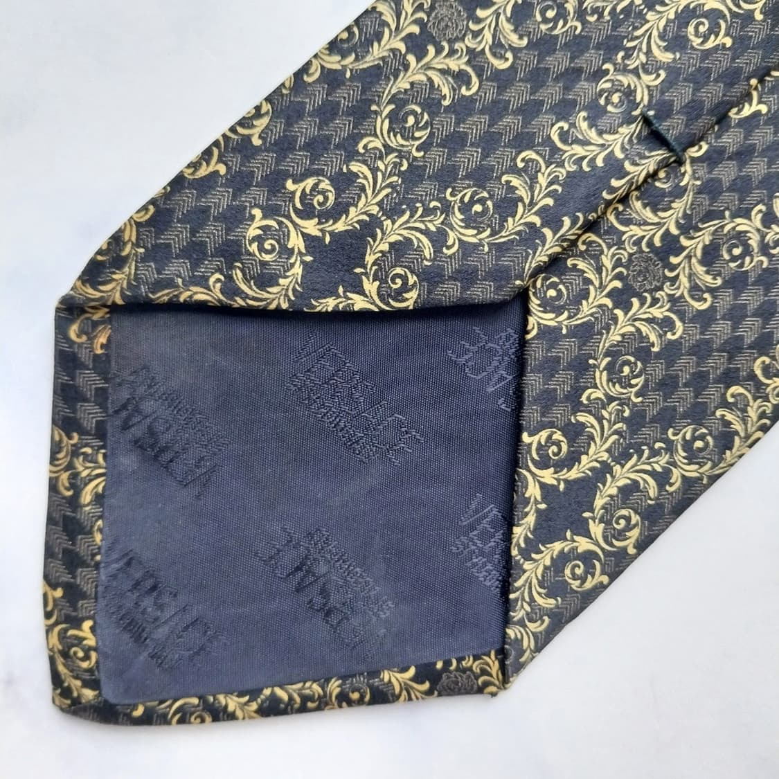 베르사체 실크 블랙 골드 패턴 넥타이 9.3cm A+~A등급 K2512
 상품이미지8