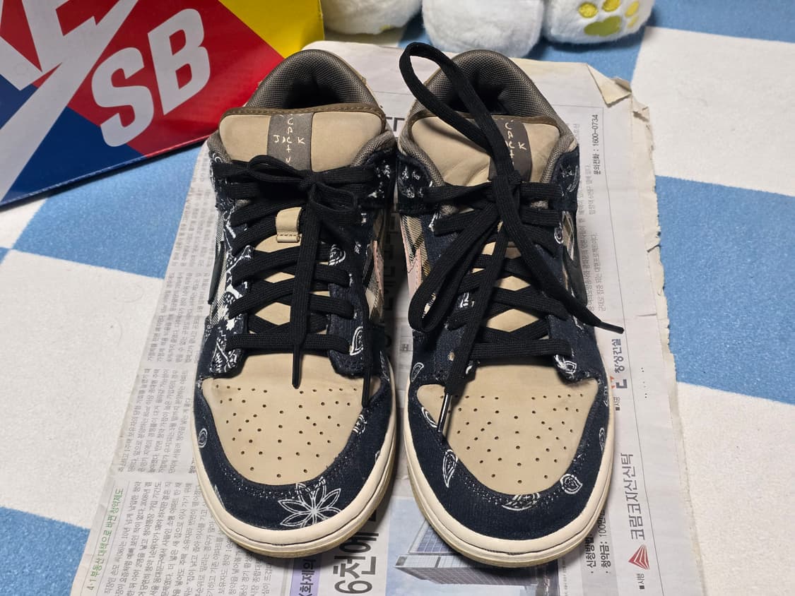 [250] 나이키 트래비스 스캇 SB 덩크 로우 상품이미지2