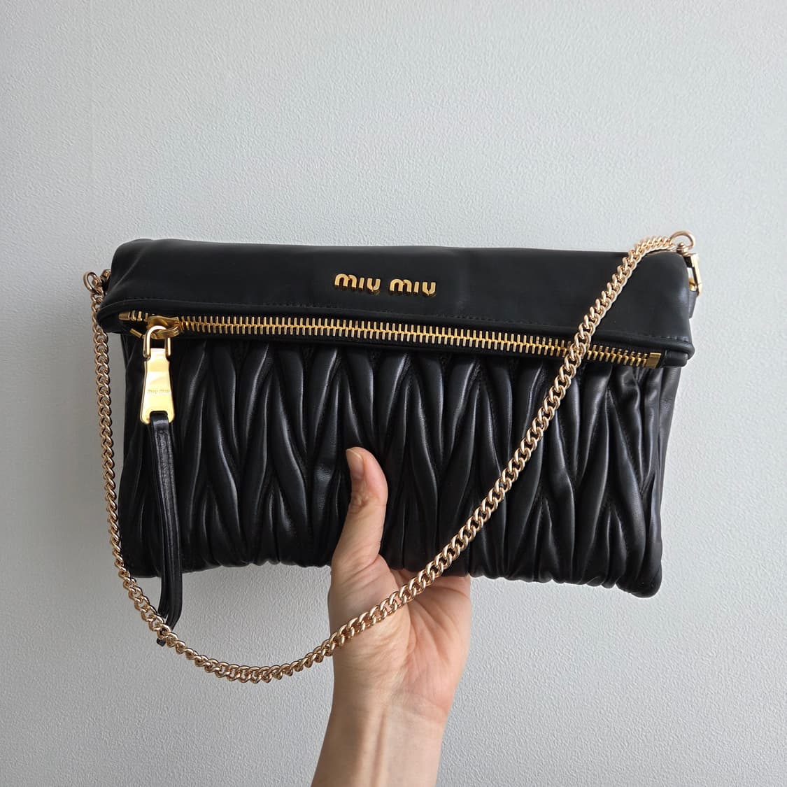 미우미우 정품 마테라쎄 금장 블랙 크로스백 숄더백 폴딩클러치백 상품이미지10