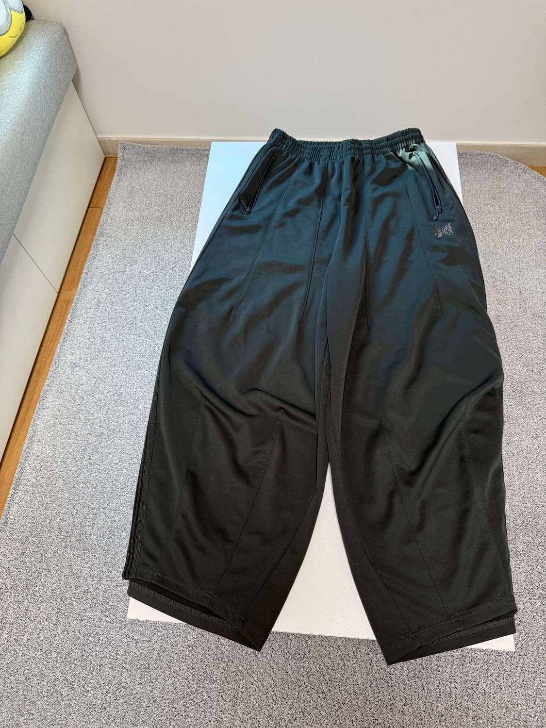 니들스 x studios 쿨블랙 H.D / xs size 상품이미지1