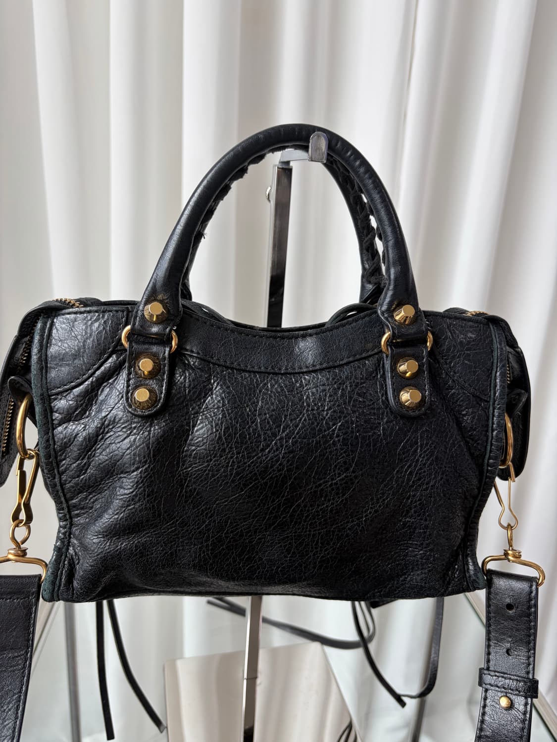 발렌시아가 클래식 시티 모터백 블랙 상품이미지4