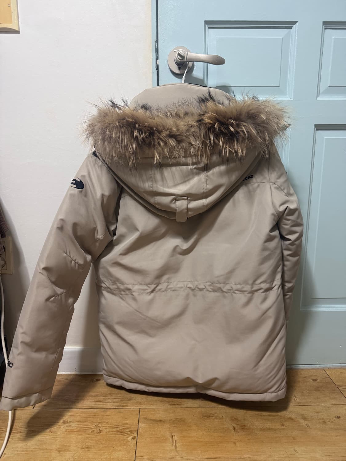 아이더 여성 바라카 알파 다운 자켓 M사이즈 판매합니다 상품이미지2