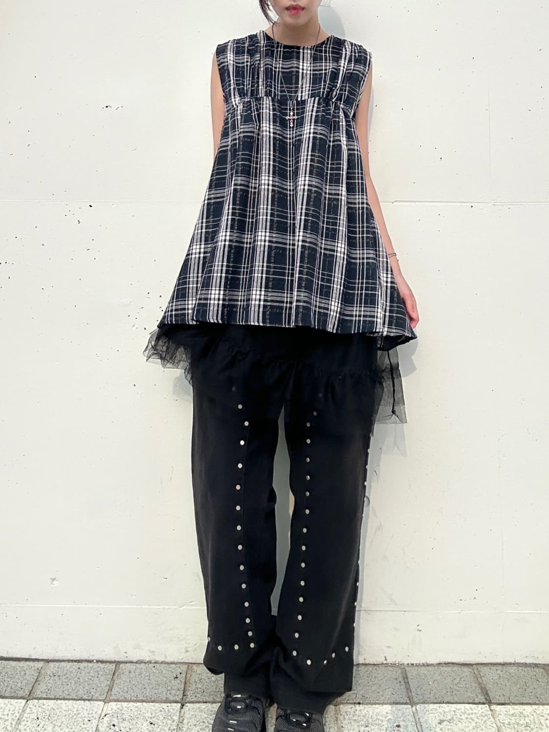 Check pintuck sleeveless blouse 상품이미지3