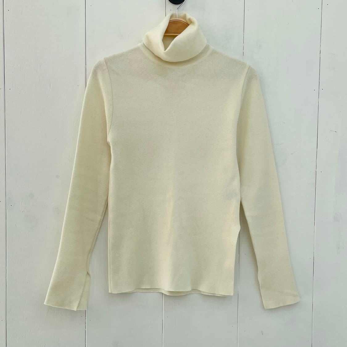 Nilby P[닐바이피] 소매 트임 터틀넥 니트 상품이미지2