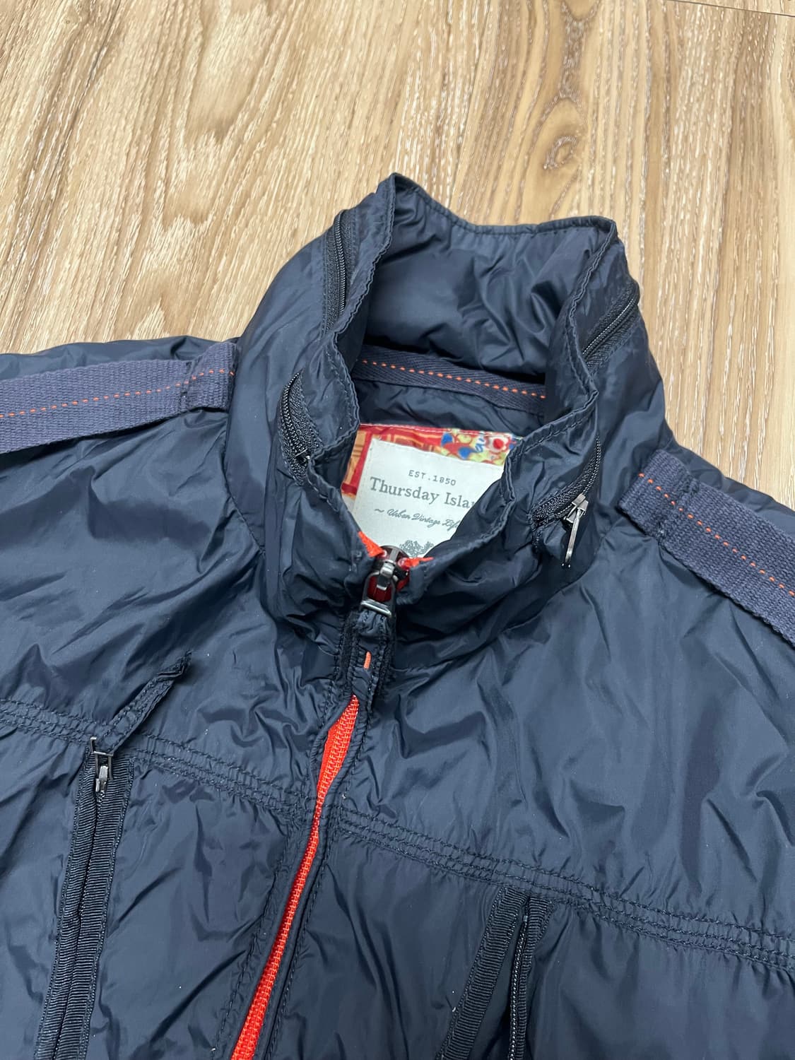 써스데이 아일랜드 바람막이 자켓 L 상품이미지3