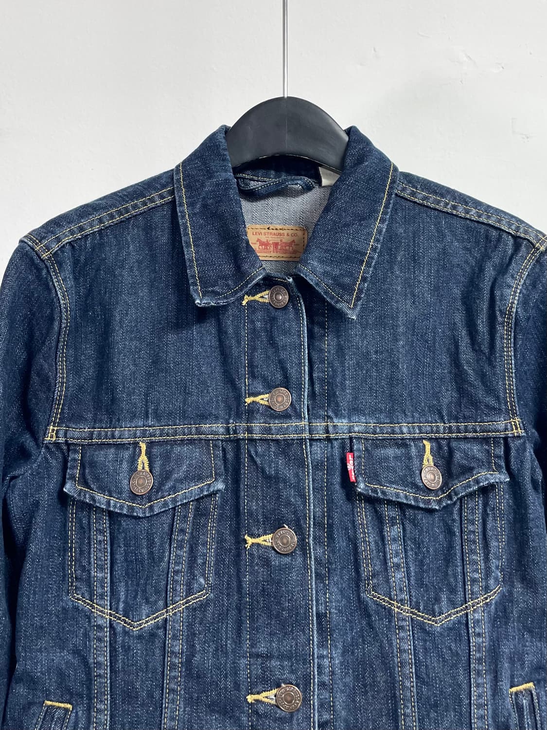 리바이스 우먼스 진청 데님자켓 (on.617)   상품이미지2