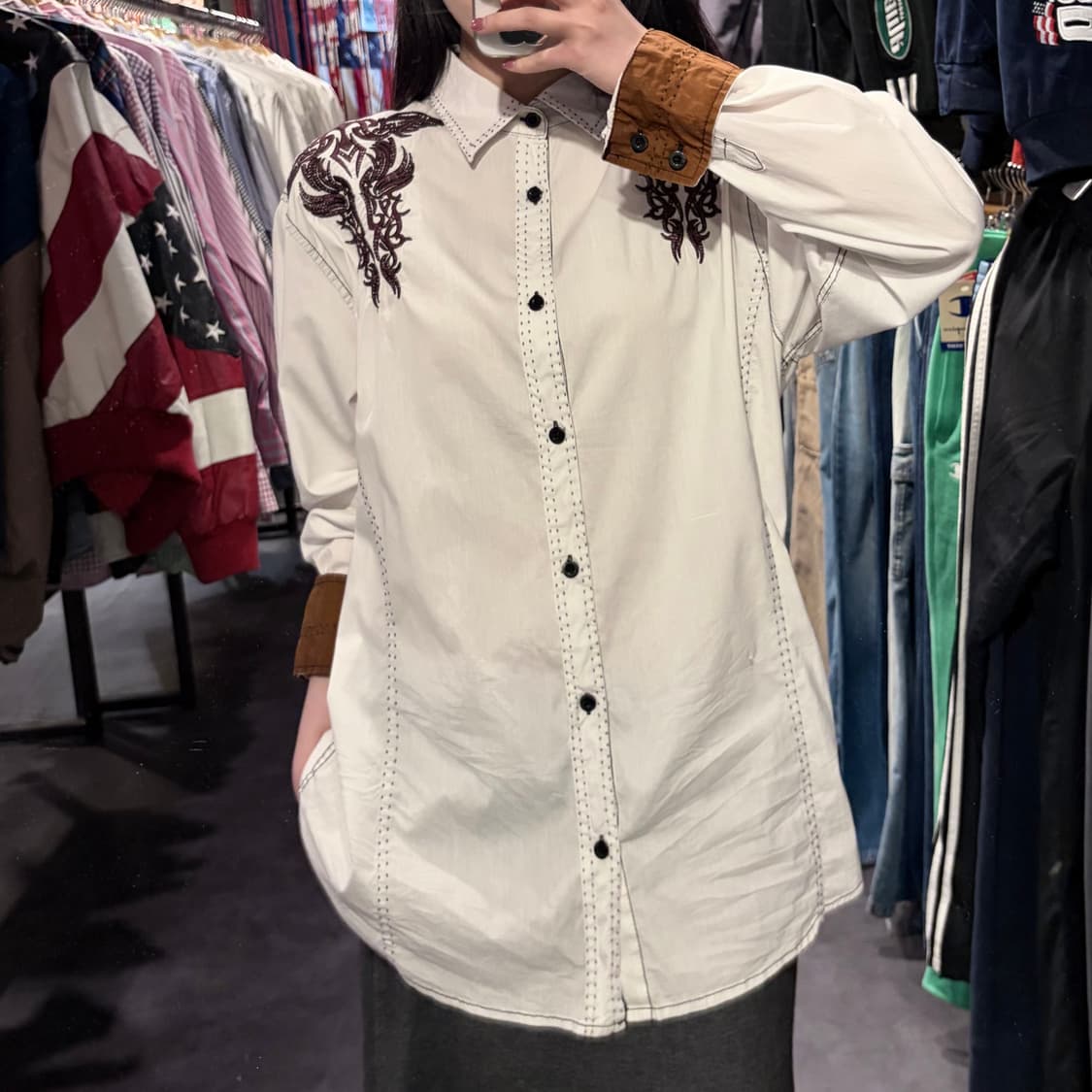  [IM] Vtg 버건디 자수 화이트 셔츠 상품이미지6