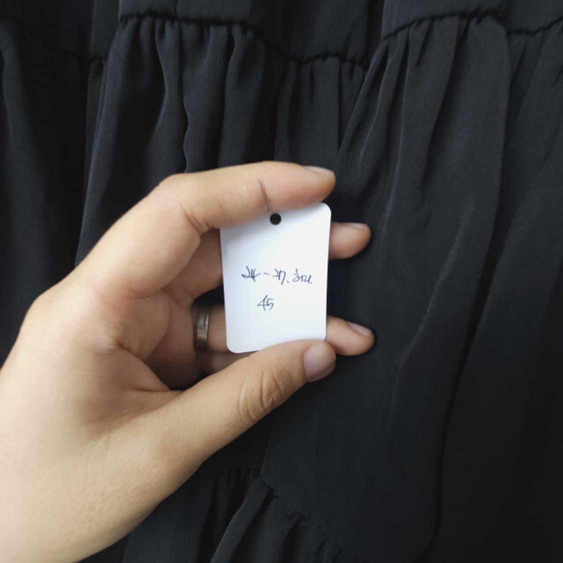 새상품급/ 프릴 치마 블랙/속바지 o / 허리 24-27  상품이미지4