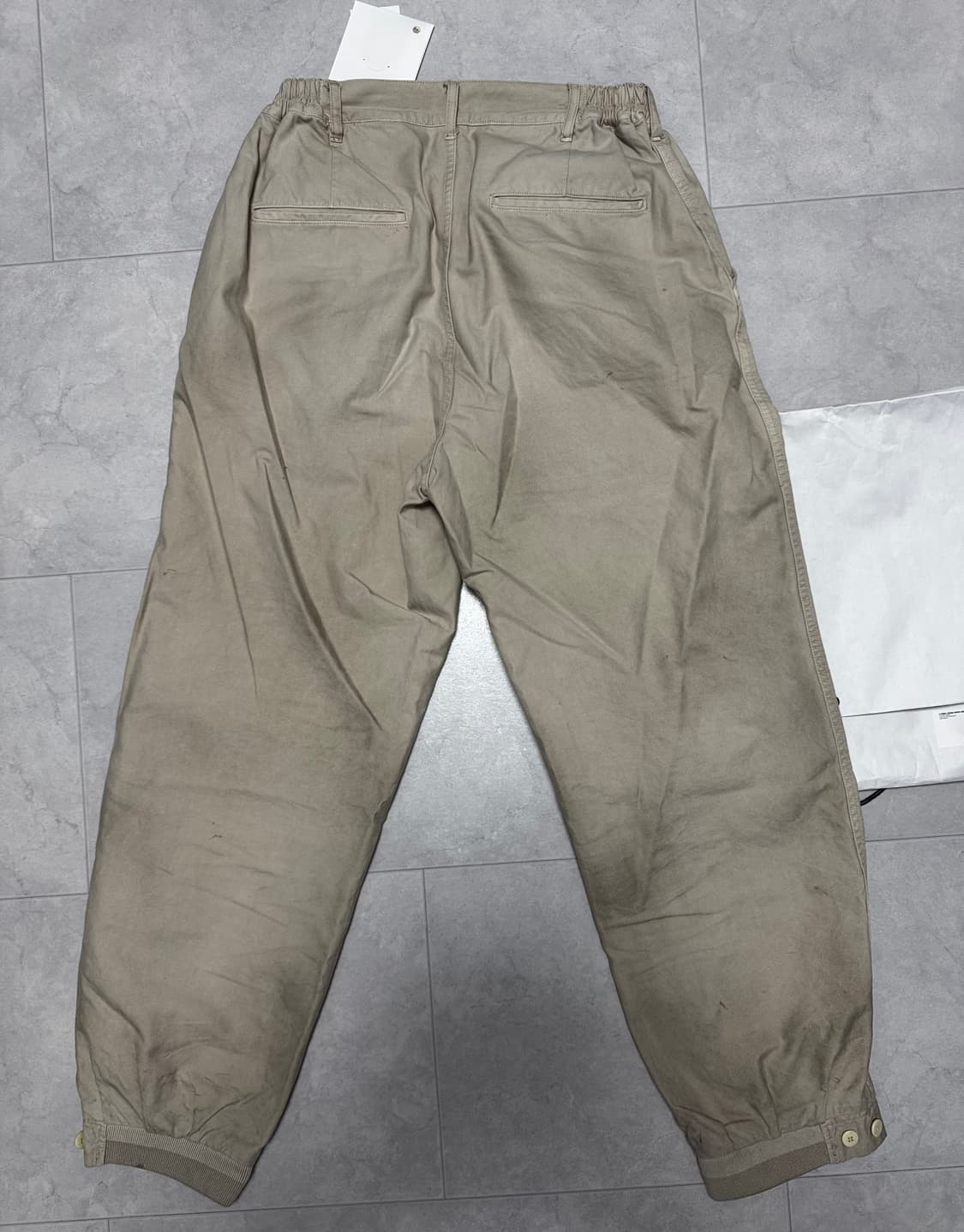 비즈빔 24ss carroll chinopants dmgd 판매 상품이미지2
