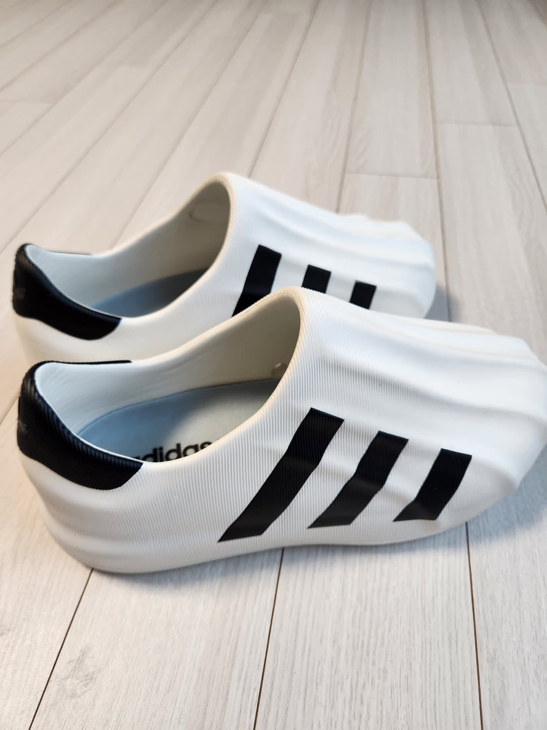 아디다스 아디폼 슈퍼스타 코어 화이트 사이즈250 상품이미지3