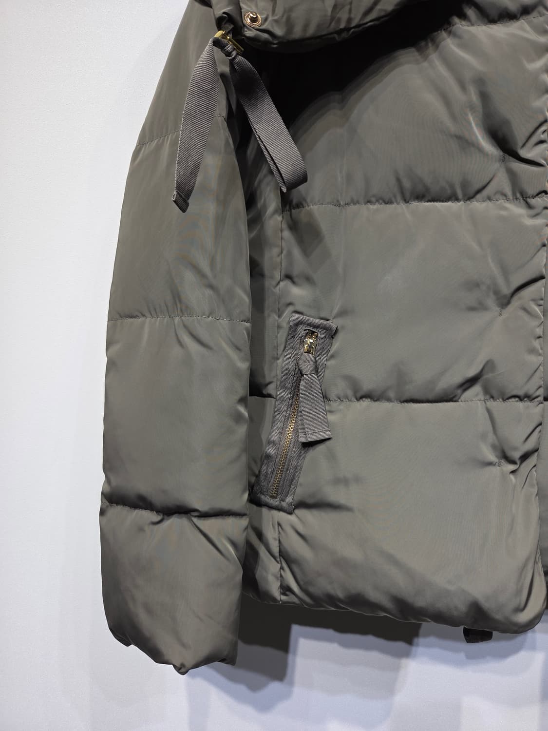 LeShop BLACK 르샵 블랙 볼륨 넥 덕다운 숏패딩 상품이미지4