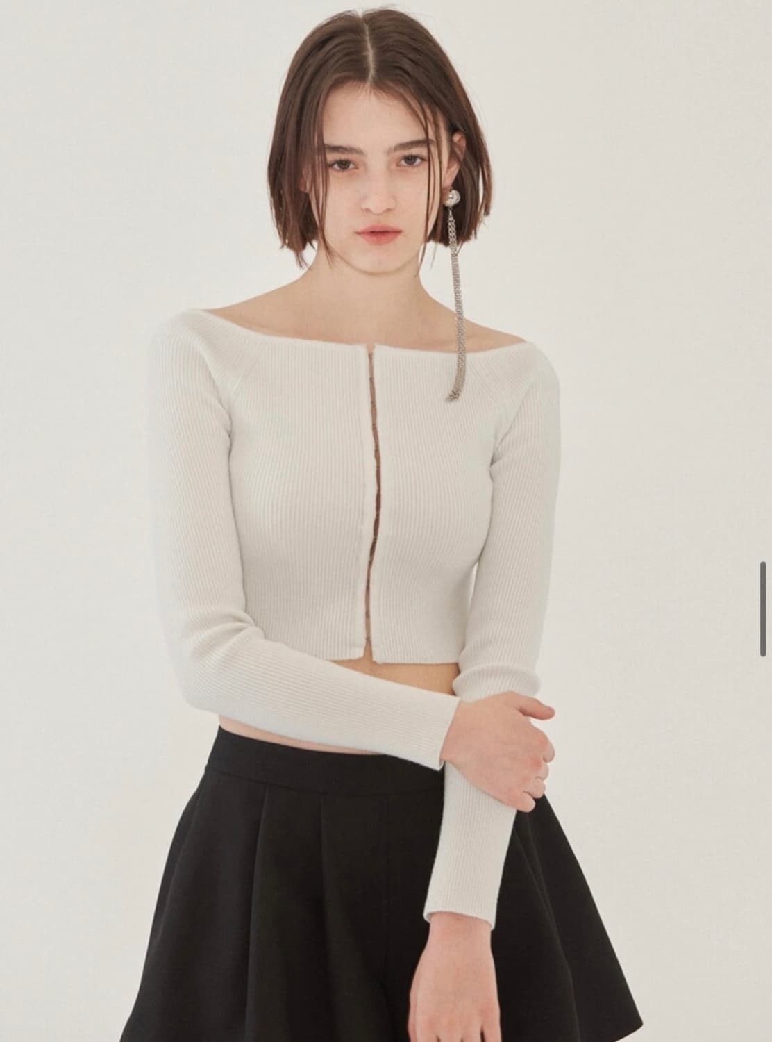 헤더먼트 front hook off-shoulder knit_white 상품이미지2