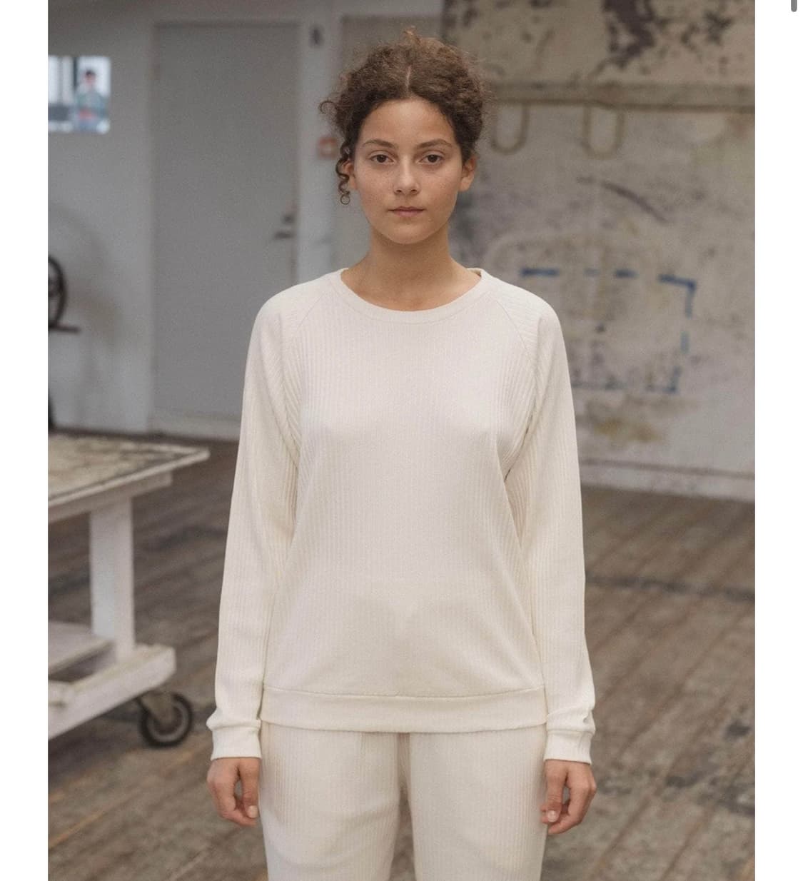 [새상품] 베이스레인지 베이직 스웻셔츠 오프화이트 xs 상품이미지1