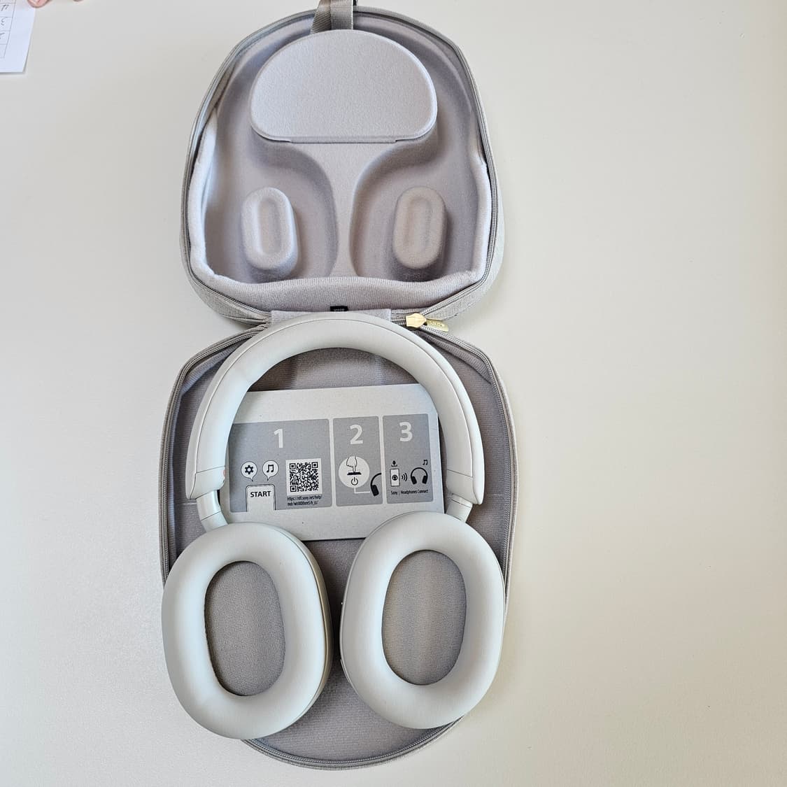 소니 헤드셋 WH-1000XM5(플래티넘 실버) 스터디 헤드폰 상품이미지10