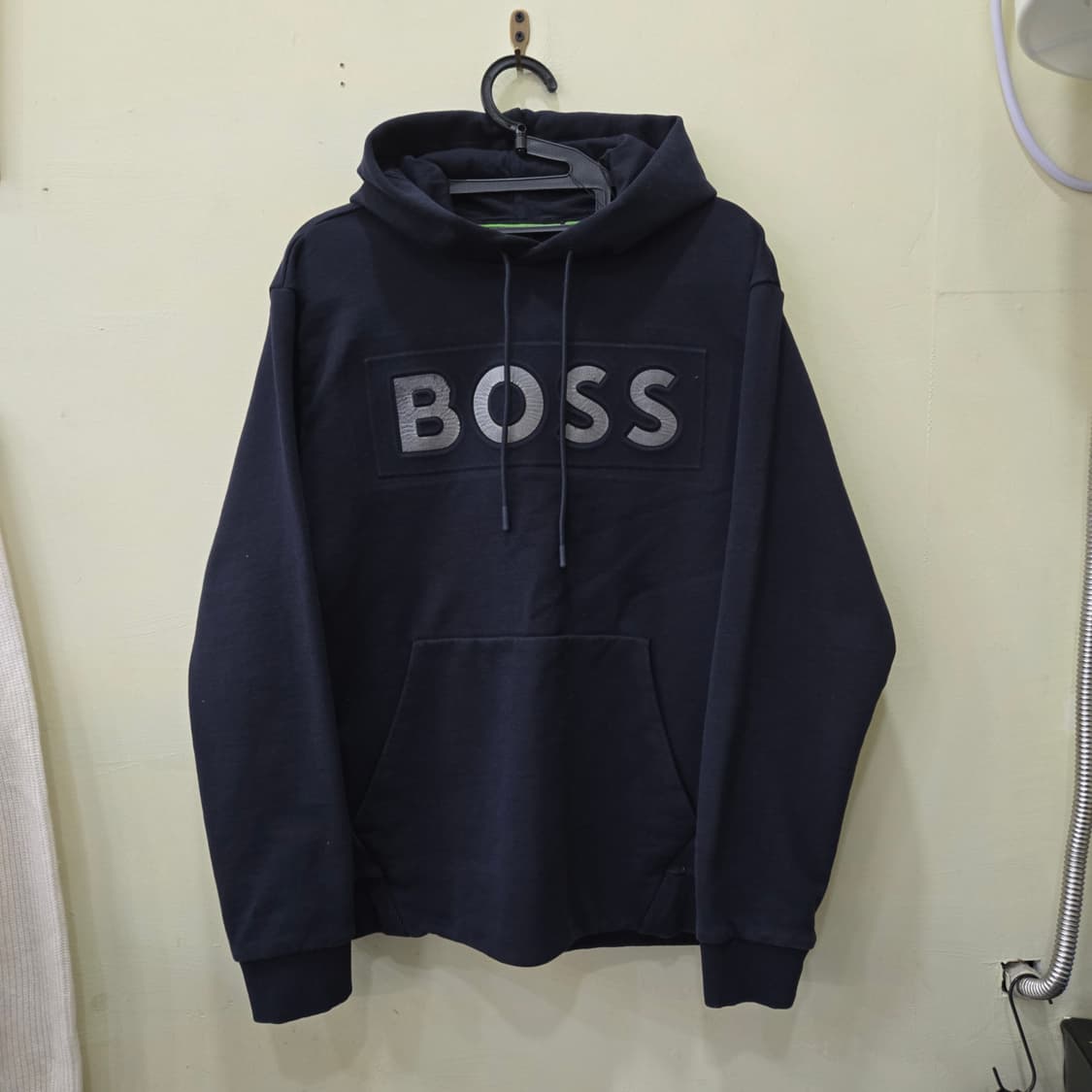 휴고보스 BOSS 엠보 로고 블랙 후드티 상품이미지1