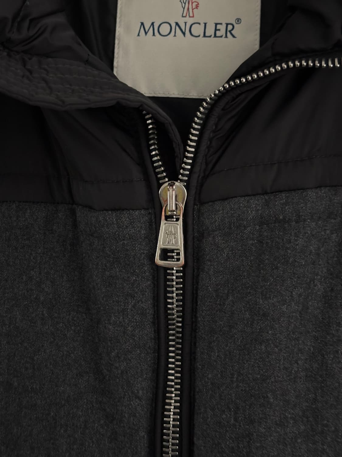 Moncler 몽클레어 블랙 그레이 배색 패딩  상품이미지5