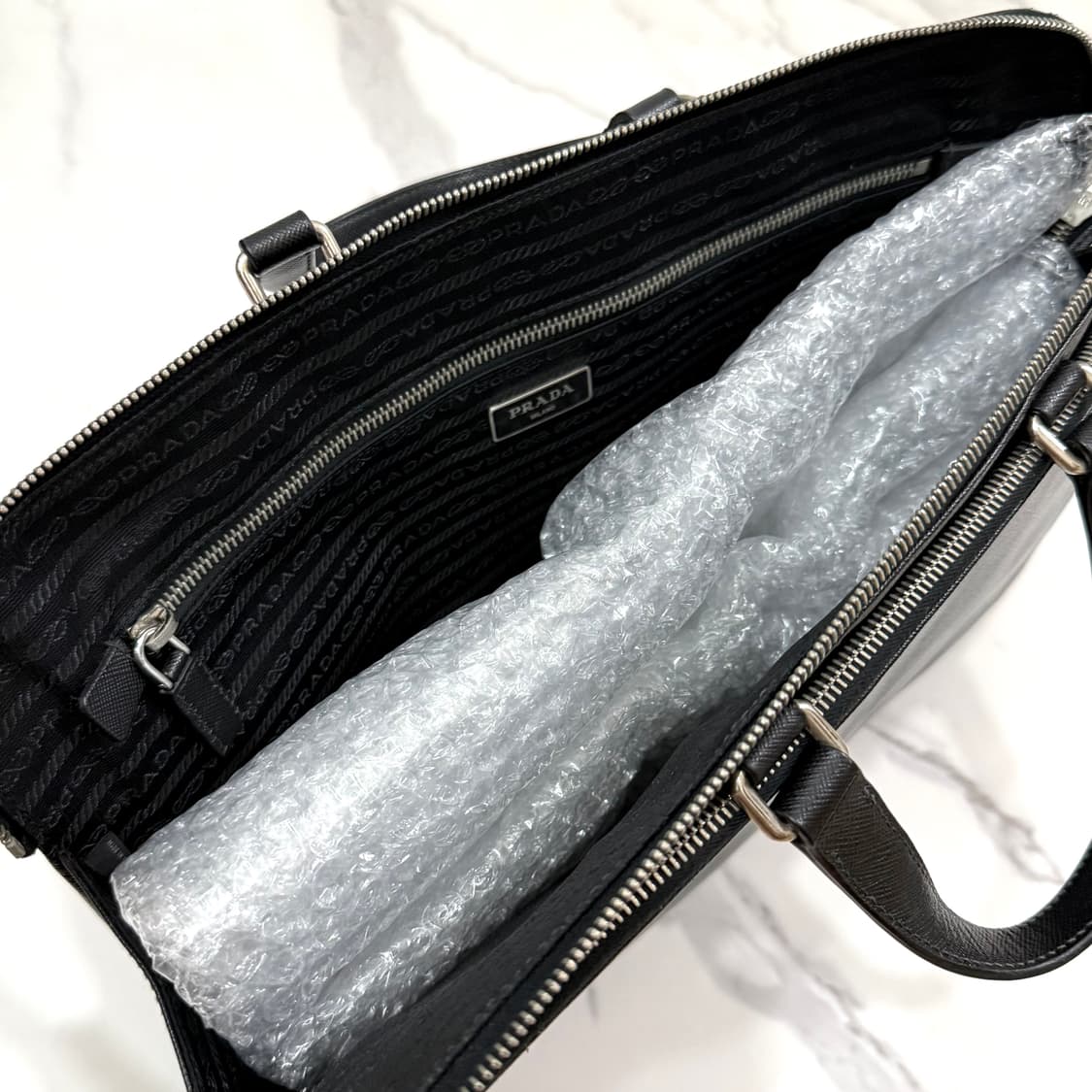 프라다 삼각로고 사피아노 레더 브리프케이스 서류가방 블랙 VR0023 상품이미지9