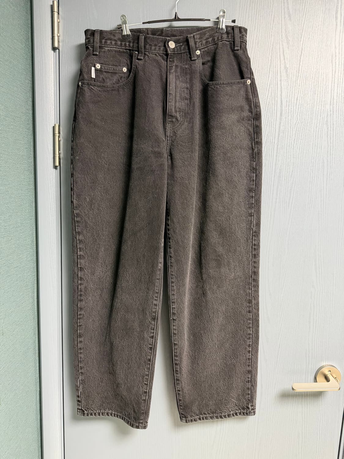 디스이즈네버댓 Relaxed Jeans Black 상품이미지1