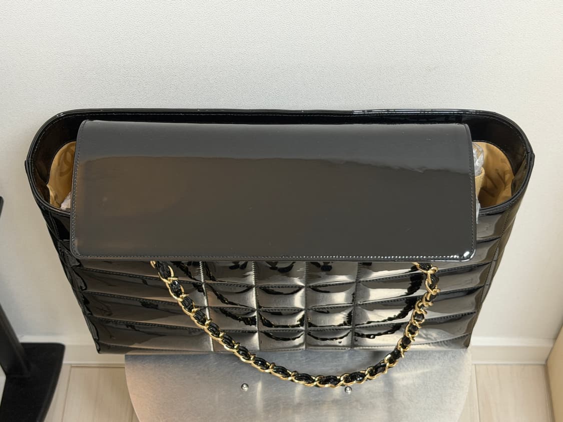 샤넬 블랙 에나멜 토트백 상품이미지5